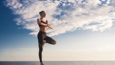 Yogini am Meer